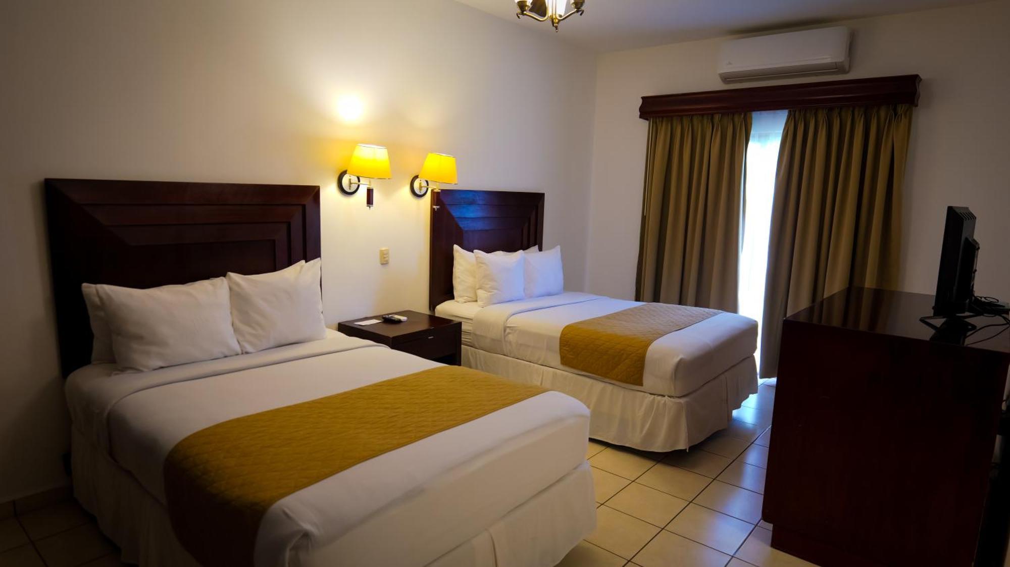 La Ensenada Beach Resort Tela Eksteriør billede