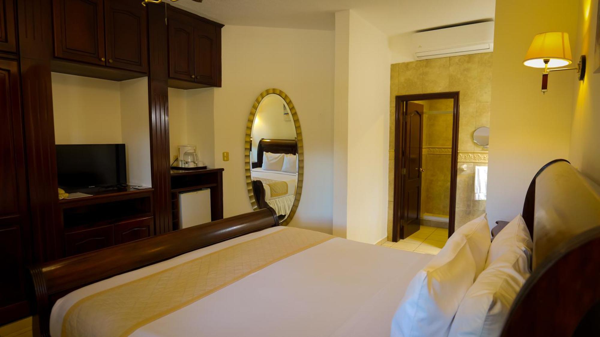 La Ensenada Beach Resort Tela Eksteriør billede