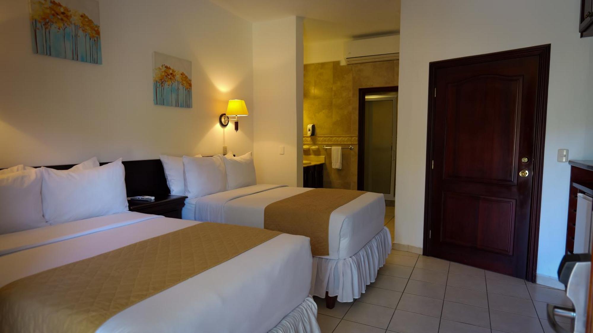 La Ensenada Beach Resort Tela Eksteriør billede