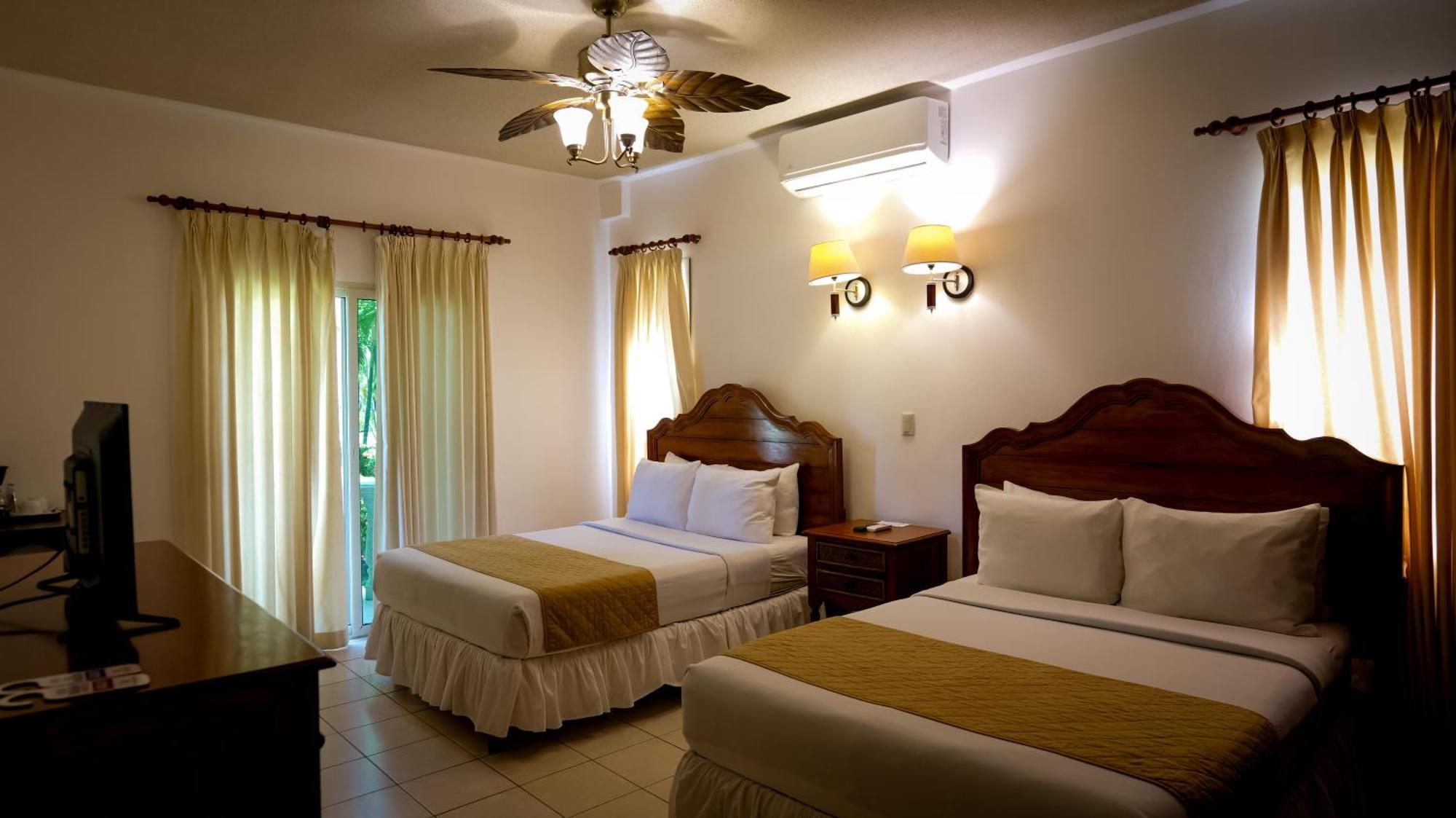 La Ensenada Beach Resort Tela Eksteriør billede
